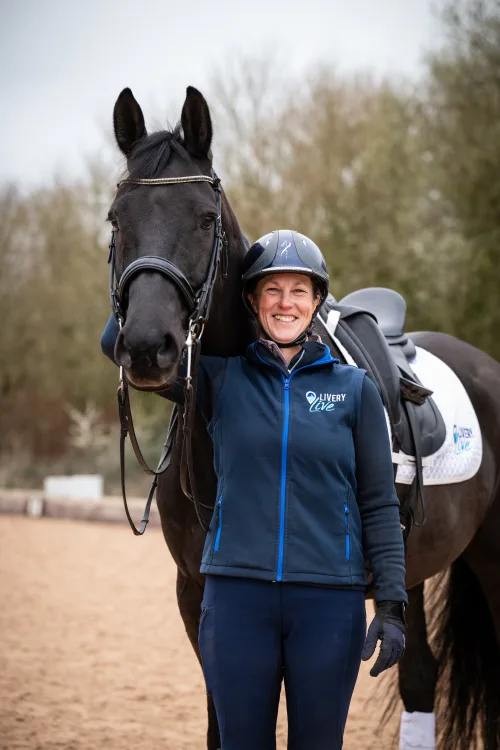 Livery Live sponsored rider Fiona Gair